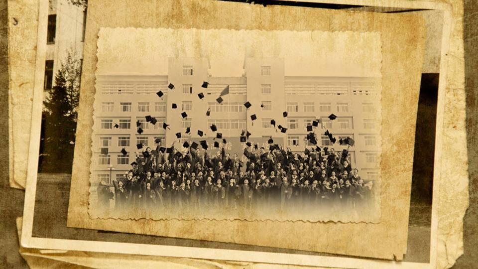 时尚大气简约青春毕业季ppt模版